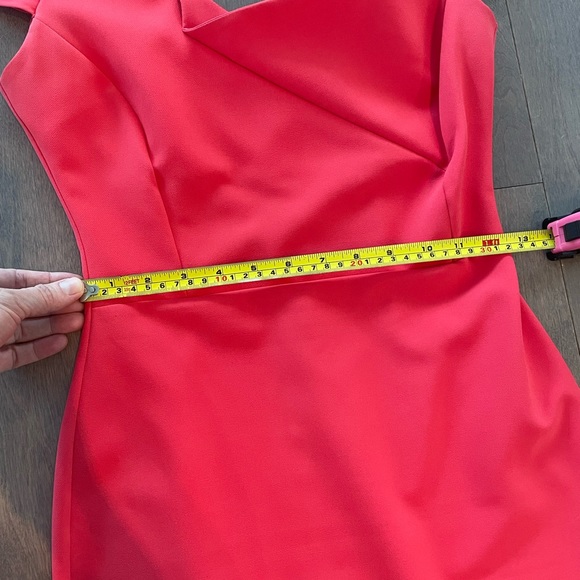 Red Dress - Picture 5 of 7